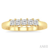 1/2 Ctw Princess Cut Diamond Wedding Band in 14K Yellow Gold