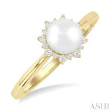 1/10 Ctw Petite 6 MM Cultured Pearl and Round Cut Diamond Sunburst Halo Fashion Ring in 10K Yellow Gold