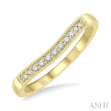 1/10 Ctw Arched Round Cut Diamond Wedding Band in 14K Yellow Gold
